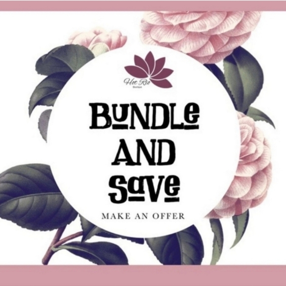 Michael Kors Logo Wallet - Picture 8 of 8